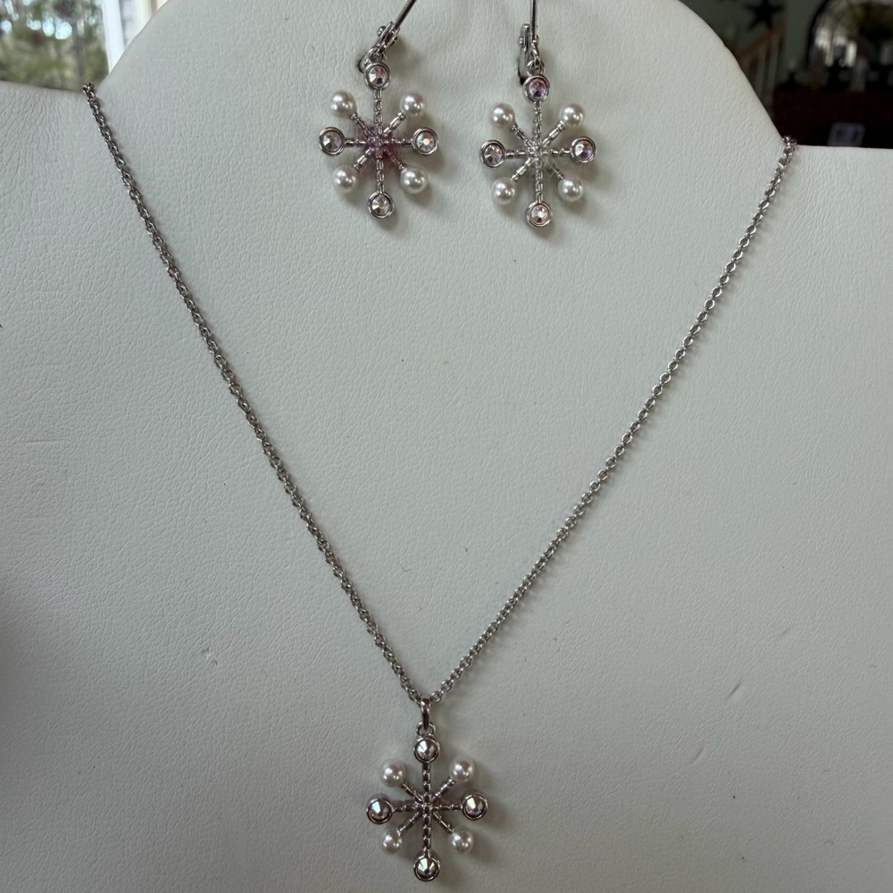 Touchstone Crystal Silver and Pearl, Wintery Set